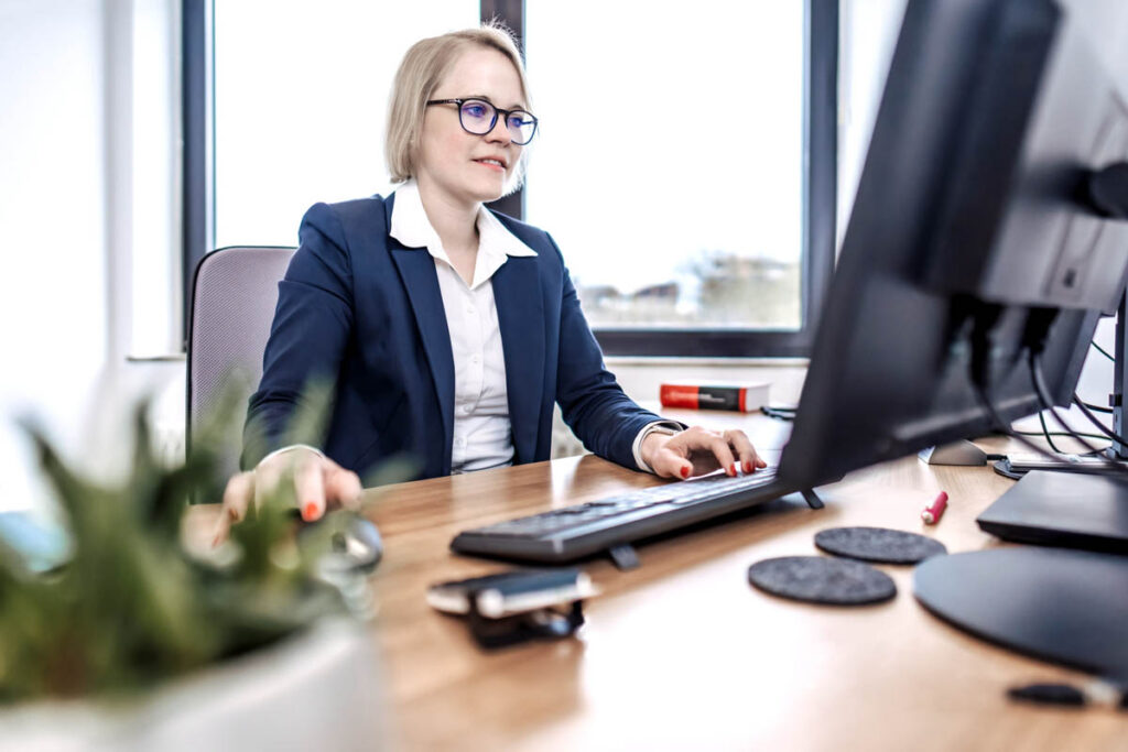 Kanzlei-LEGIS-Anwaeltin-Miriam-Tietjen